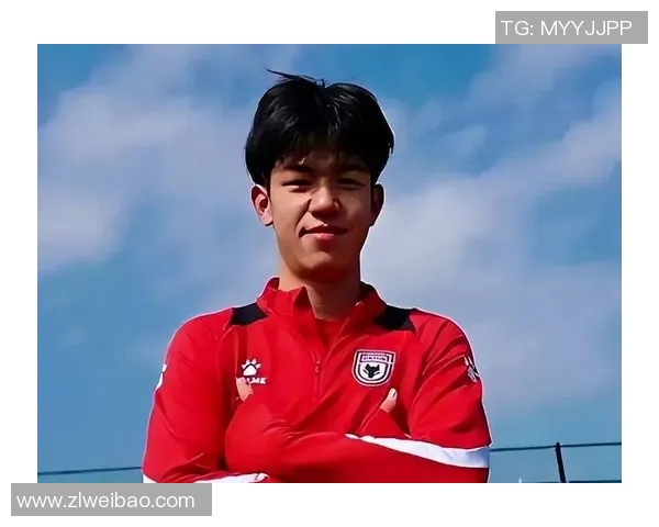 王博豪在比赛中强势争顶邓伯什展现出色竞技状态与团队合作精神